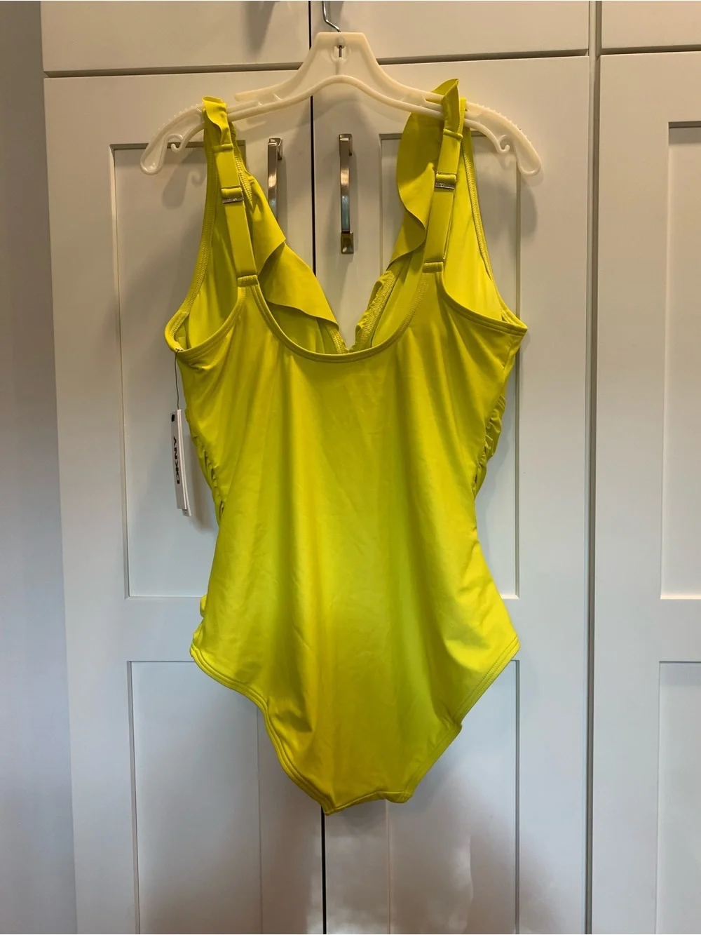 DKNY One Piece Ruffle Swimsuit Women’s L Yellow Underwire Tummy Control NWT - Picture 4 of 9